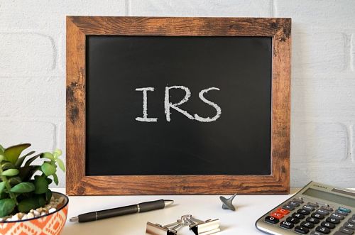 ¿Para qué fecha se estima el IRS envíe los cheques?